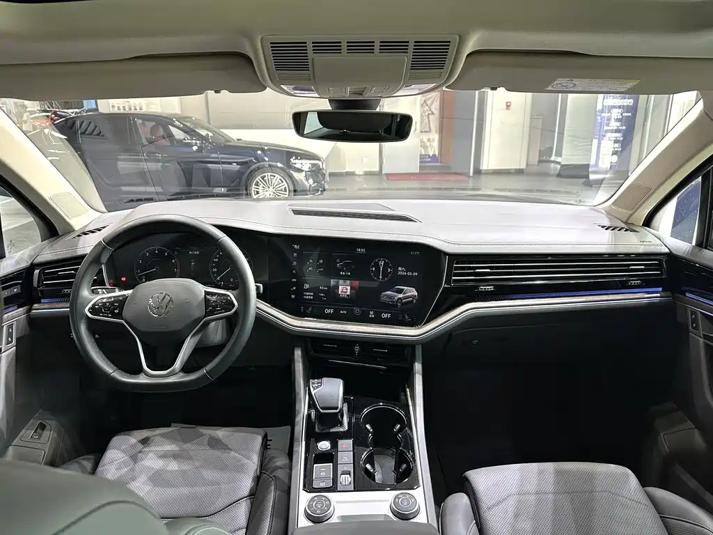 Touareg 2023 3.0TSI Ruixiang volcanic rock coating sports version купить на сайте DeffCars