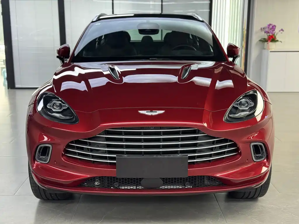 Aston Martin DBX 2024 4.0T V8 купить на сайте DeffCars