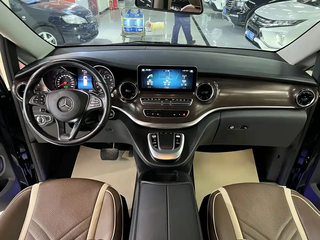 Mercedes-Benz V-Class 2021 V 260 Pilot Edition купить на сайте DeffCars