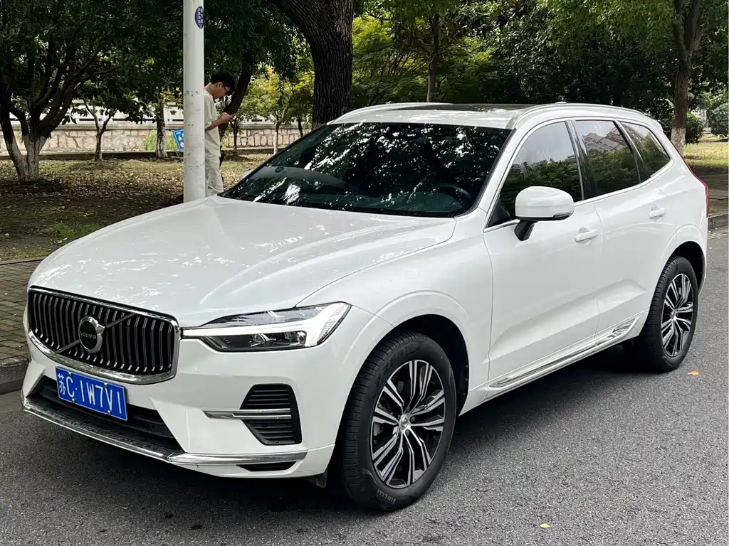 Volvo XC60 2022 B5 four-wheel drive Zhiyi Luxury Edition купить на сайте DeffCars