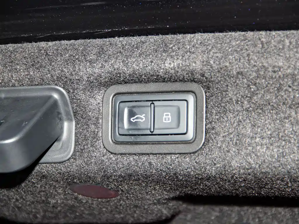 Audi A7L 2024 45TFSI S-line Dream Building Liquid Crystal Package купить на сайте DeffCars