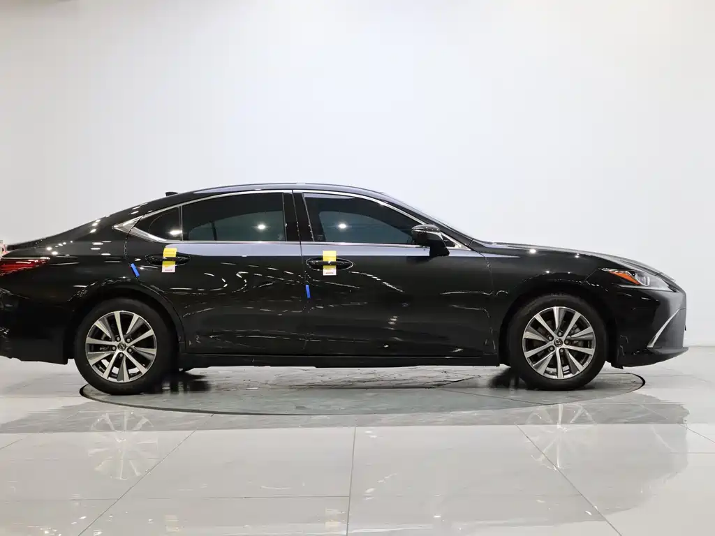 Lexus ES 2018 200 Excellence Edition National VI купить на сайте DeffCars