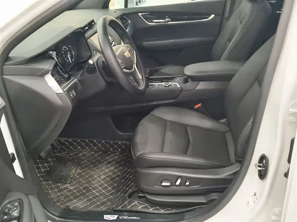 Cadillac XT5 2024 2.0T two-wheel drive fashion model купить на сайте DeffCars