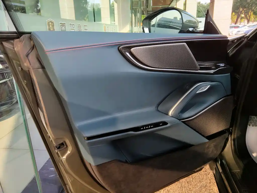 Purosangue 2023 6.5L V12 купить на сайте DeffCars