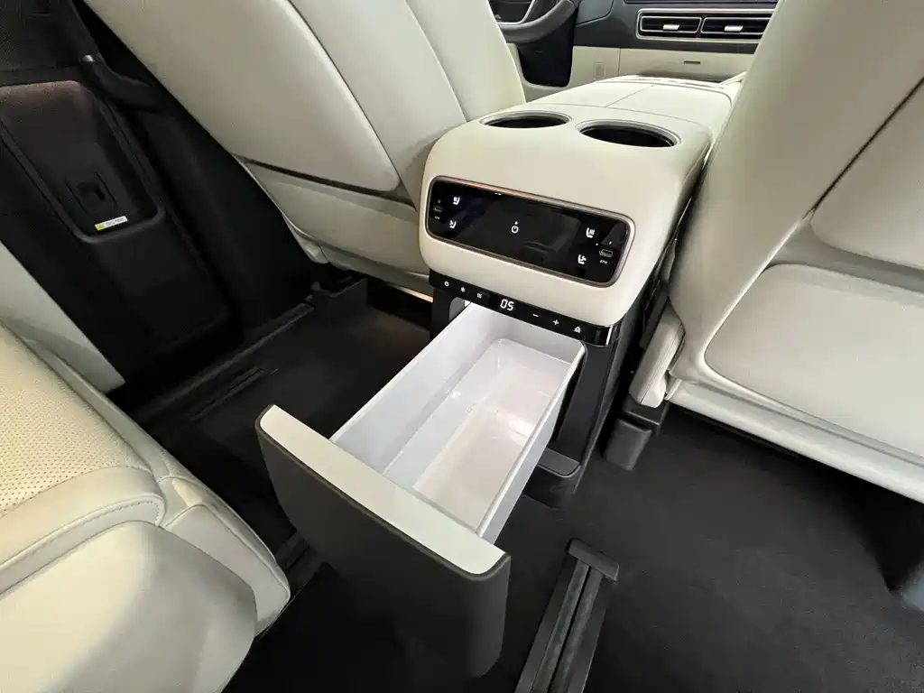 Ideal MEGA 2025 Home Family Special Edition купить на сайте DeffCars