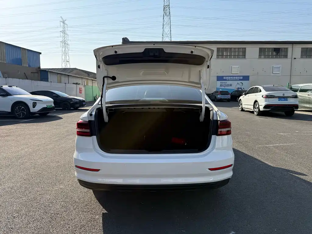 Lavida 2022 1.5L automatic fashion version купить на сайте DeffCars