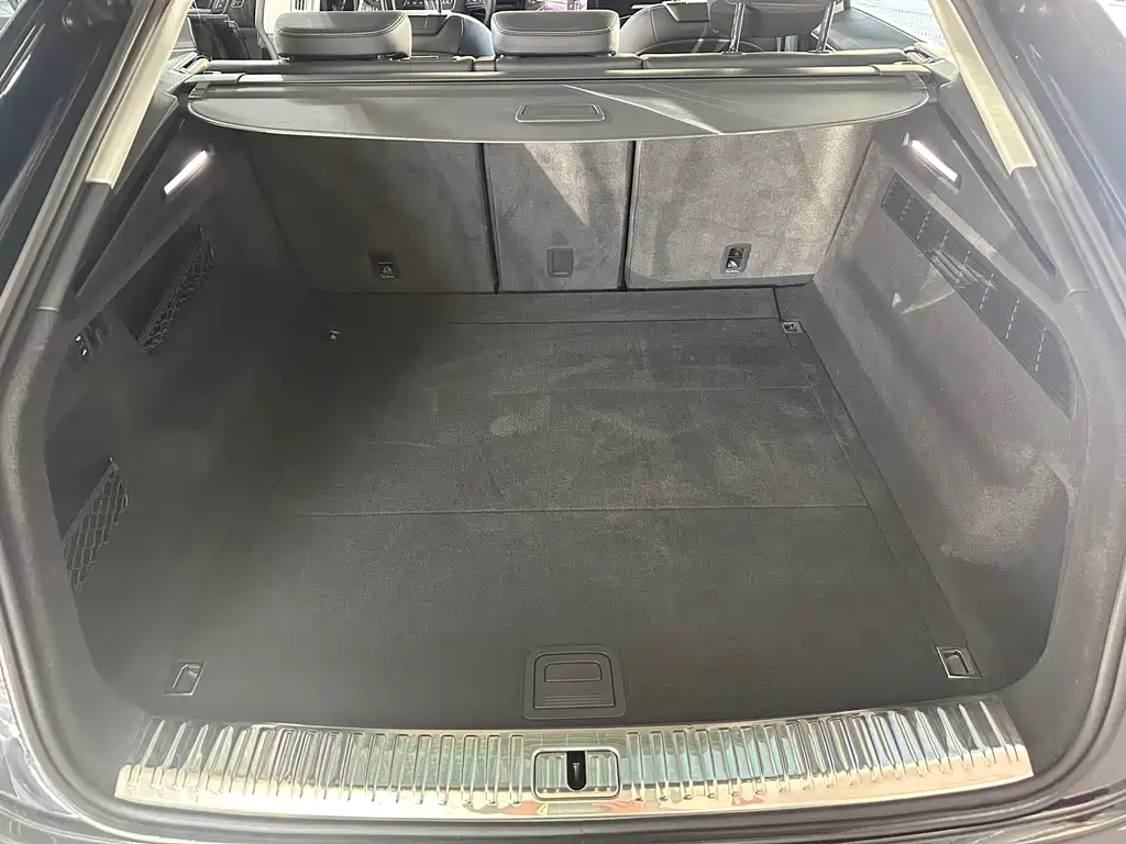 Audi Q8 2024 55 TFSI luxury and dynamic model купить на сайте DeffCars