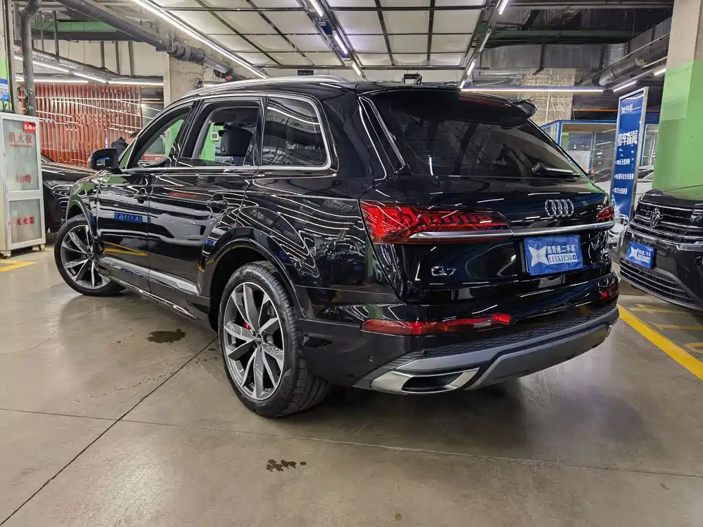 Audi Q7 2023 55 TFSI quattro S line sports купить на сайте DeffCars