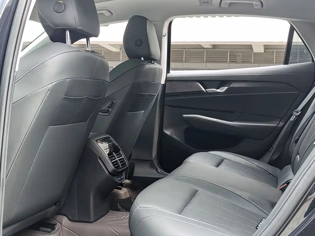 Passat 2025 Pro 380TSI Starry Sky Dragon Edition купить на сайте DeffCars