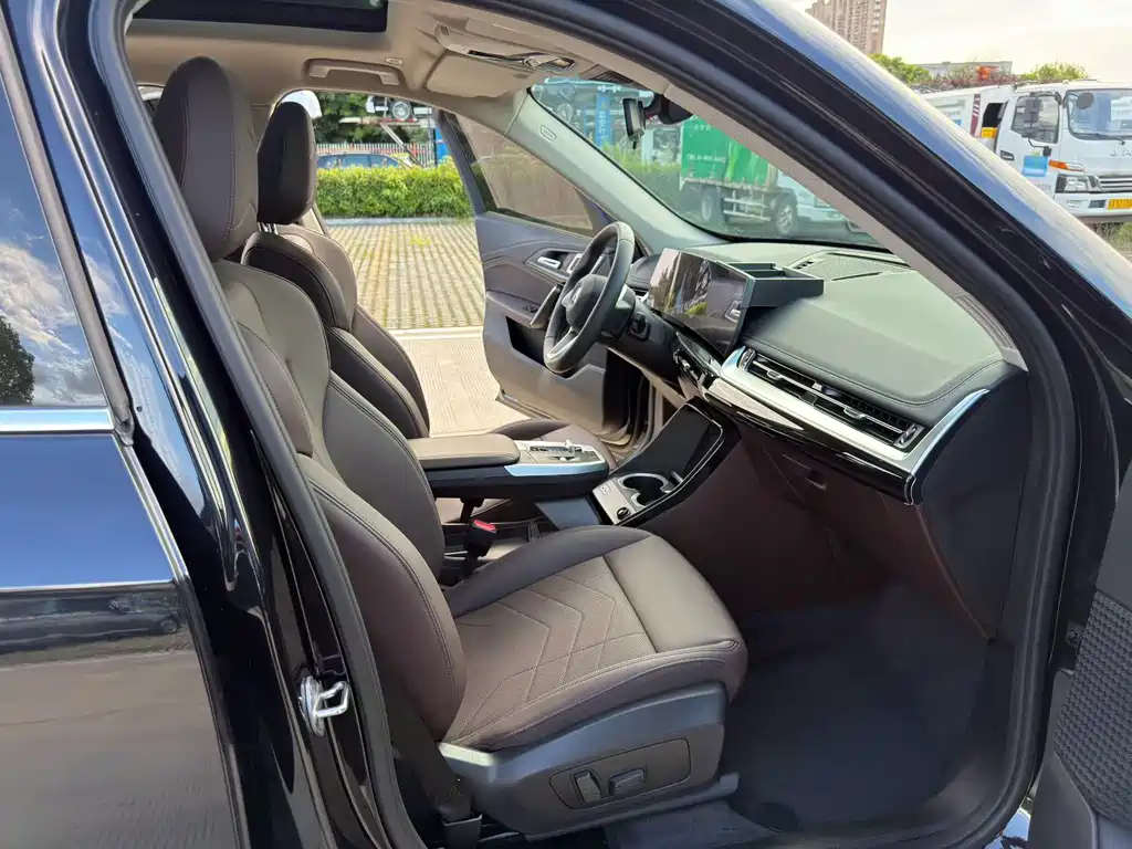 BMW X1 2023 sDrive25Li X Design Package купить на сайте DeffCars