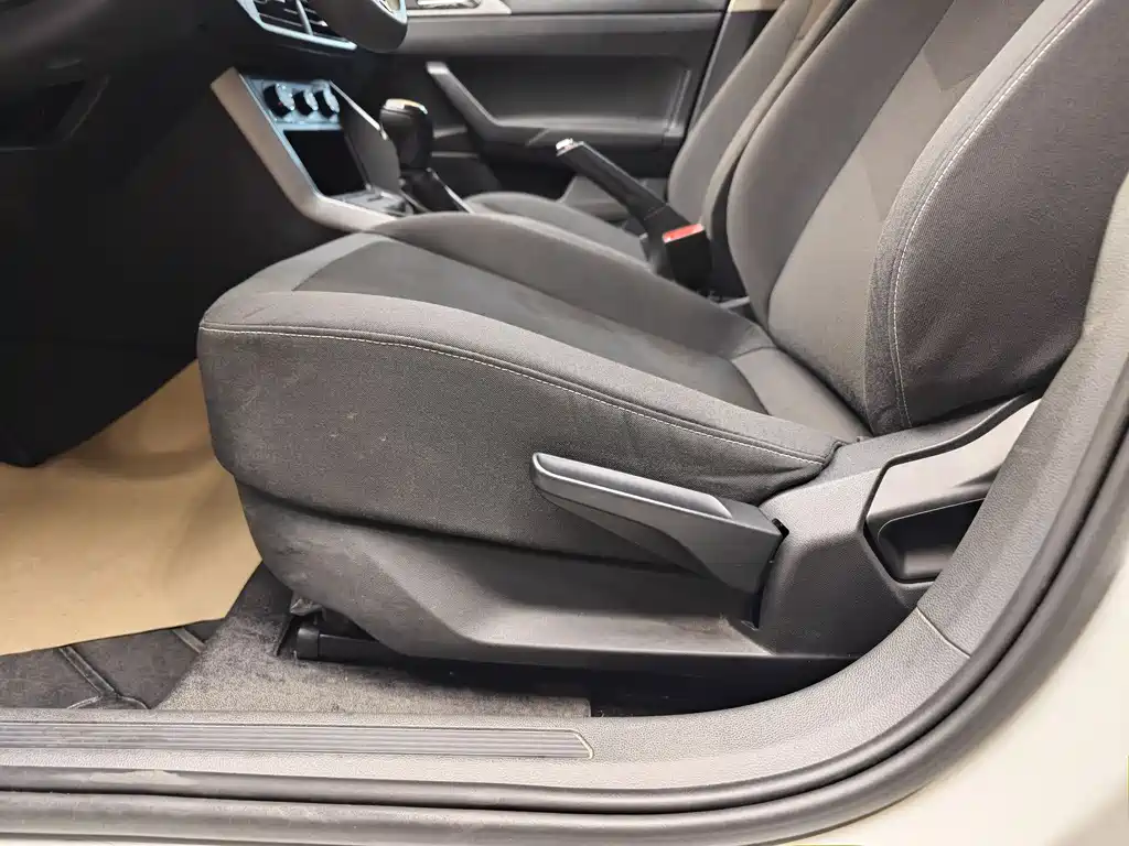 Polo 2023 facelift Plus 1.5L automatic indulgence version купить на сайте DeffCars