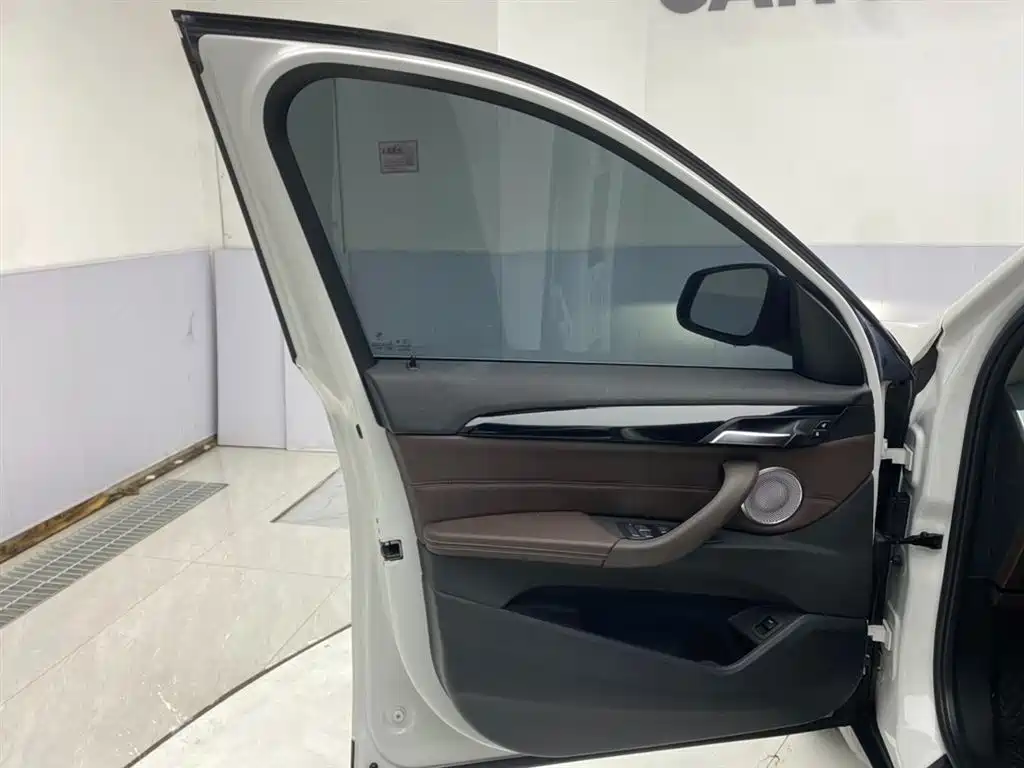 BMW X1 2021 sDrive20Li Fashion Model купить на сайте DeffCars