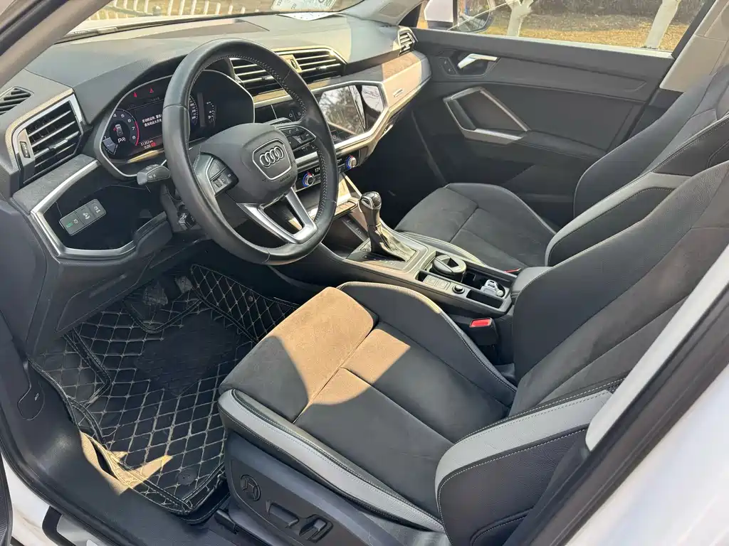 Audi Q3 2021 35 TFSI aggressive and dynamic купить на сайте DeffCars