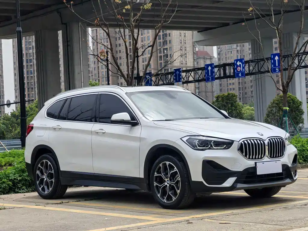 BMW X1 2022 sDrive25Li Leading Model купить на сайте DeffCars