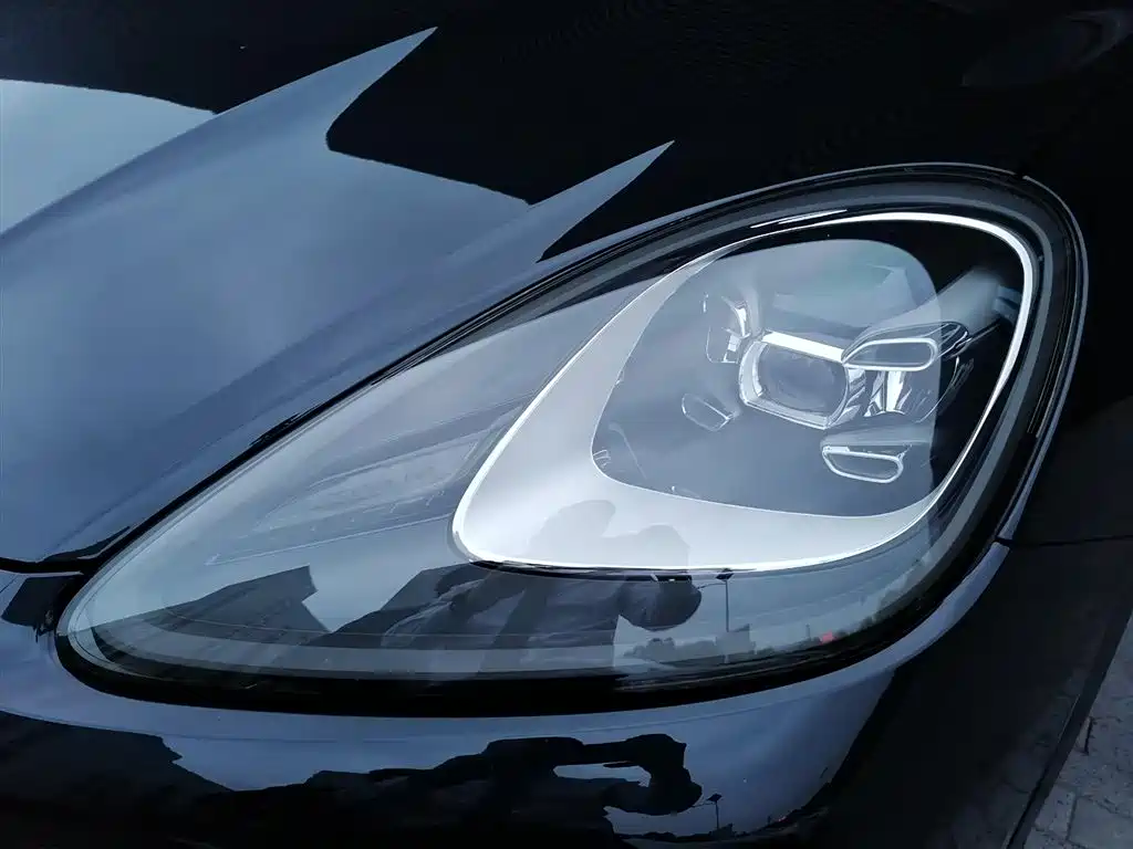 Cayenne New Energy 2023 Cayenne E-Hybrid 2.0T купить на сайте DeffCars