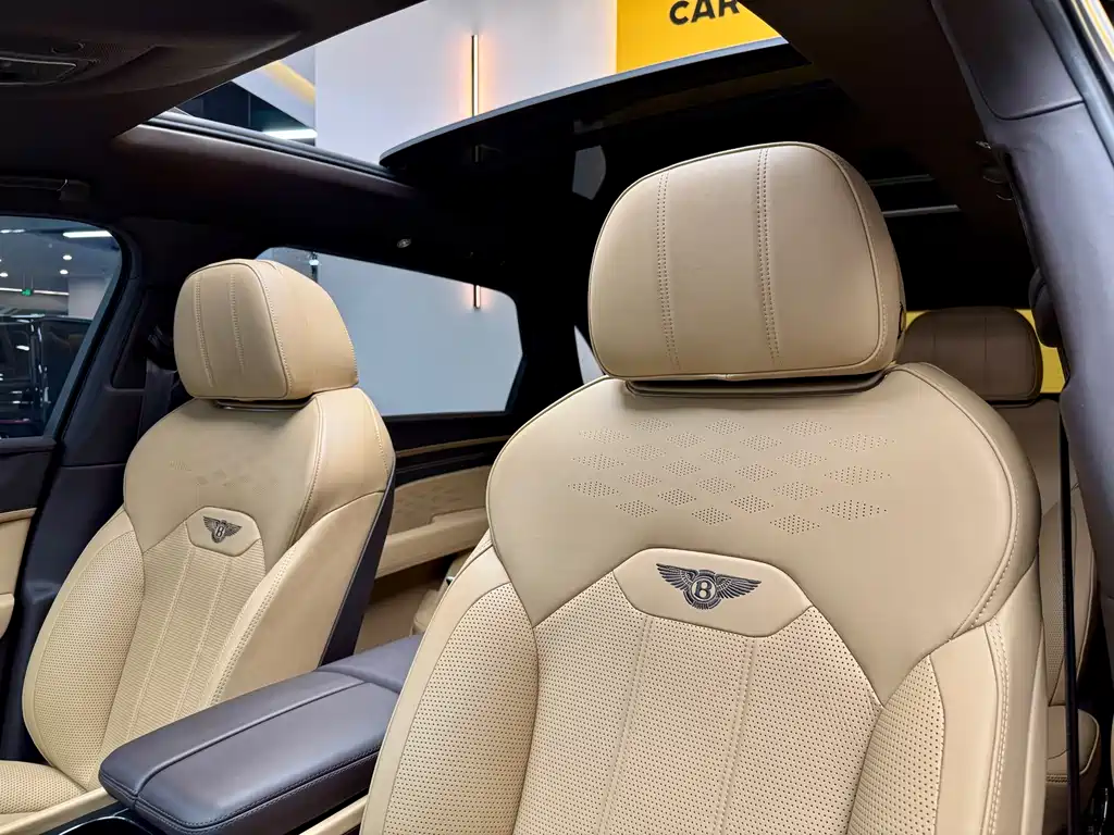Bentayga 2023 4.0T V8 long wheelbase version купить на сайте DeffCars
