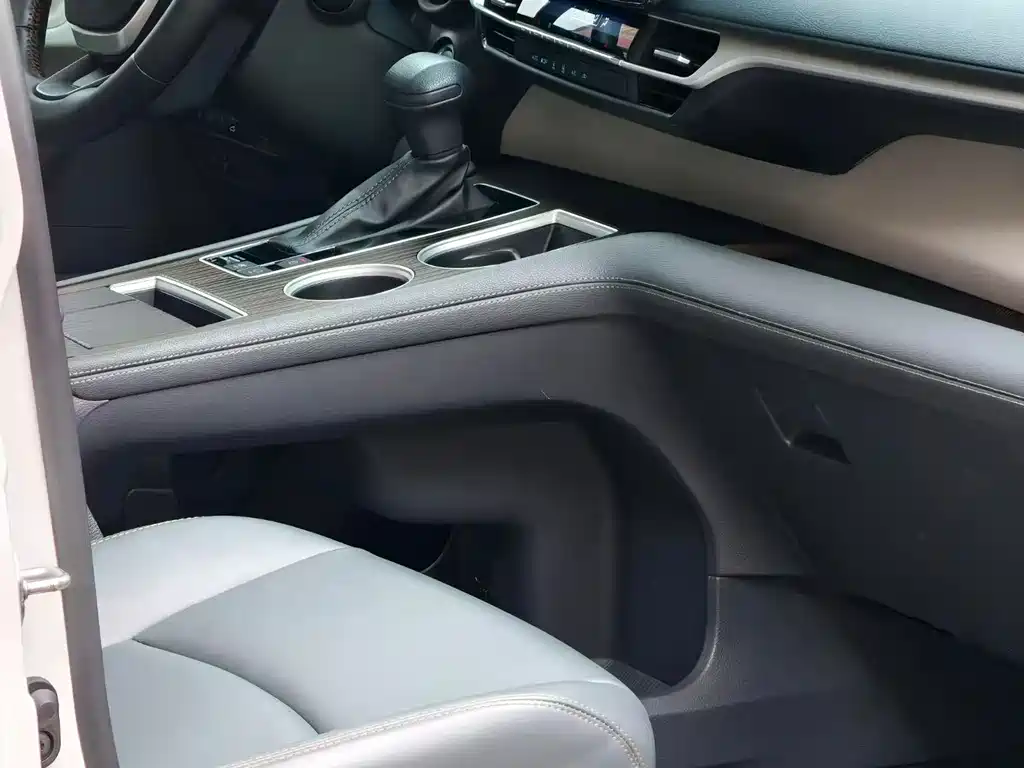 SIENNA 2021 2.5L Hybrid Comfort Edition купить на сайте DeffCars