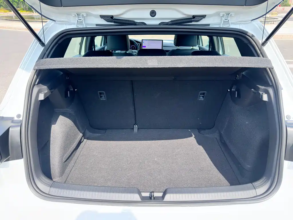 Golf 2025 300TSI R-Line купить на сайте DeffCars