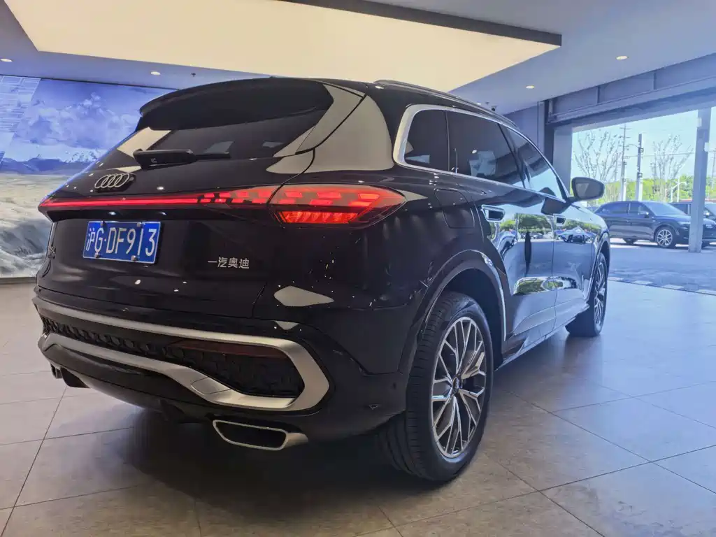 Audi Q5L 2026 2.0T Exclusive Edition for Ten Million Users купить на сайте DeffCars