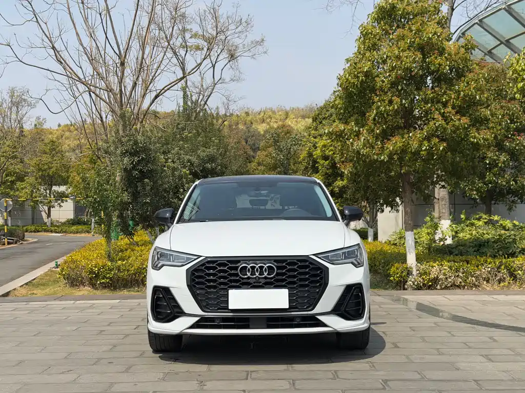 Audi Q3 Sportback 2022 40 TFSI Fashion Model купить на сайте DeffCars
