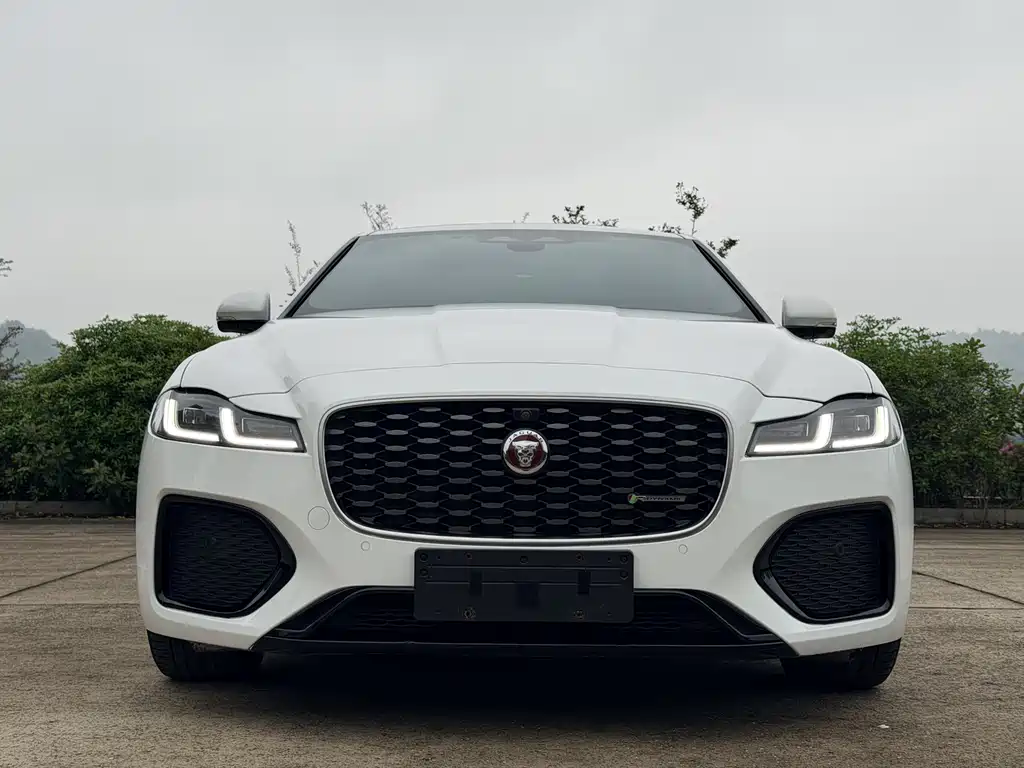 Jaguar XFL 2022 XFL 2.0T P250 two-wheel drive elite sports version купить на сайте DeffCars