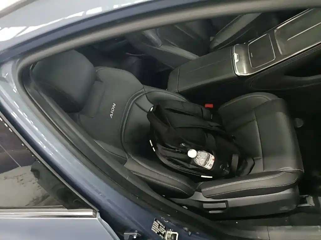 Aion V 2024 Plus 70 Star Yellow Edition Tri-Yuan Lithium купить на сайте DeffCars