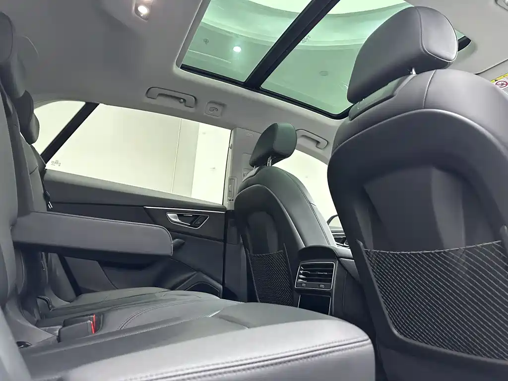 Audi Q8 2022 45 TFSI luxury and dynamic model купить на сайте DeffCars