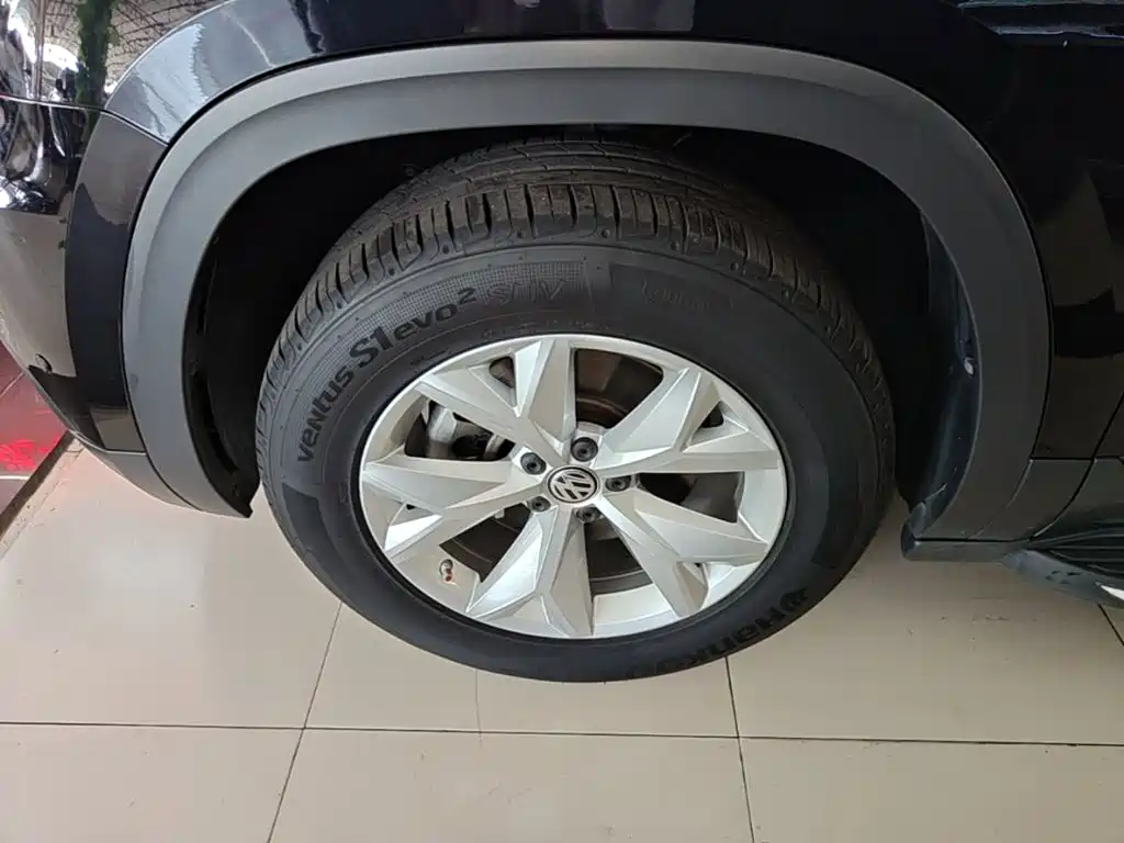 Touron 2017 380TSI four-wheel drive comfort version купить на сайте DeffCars