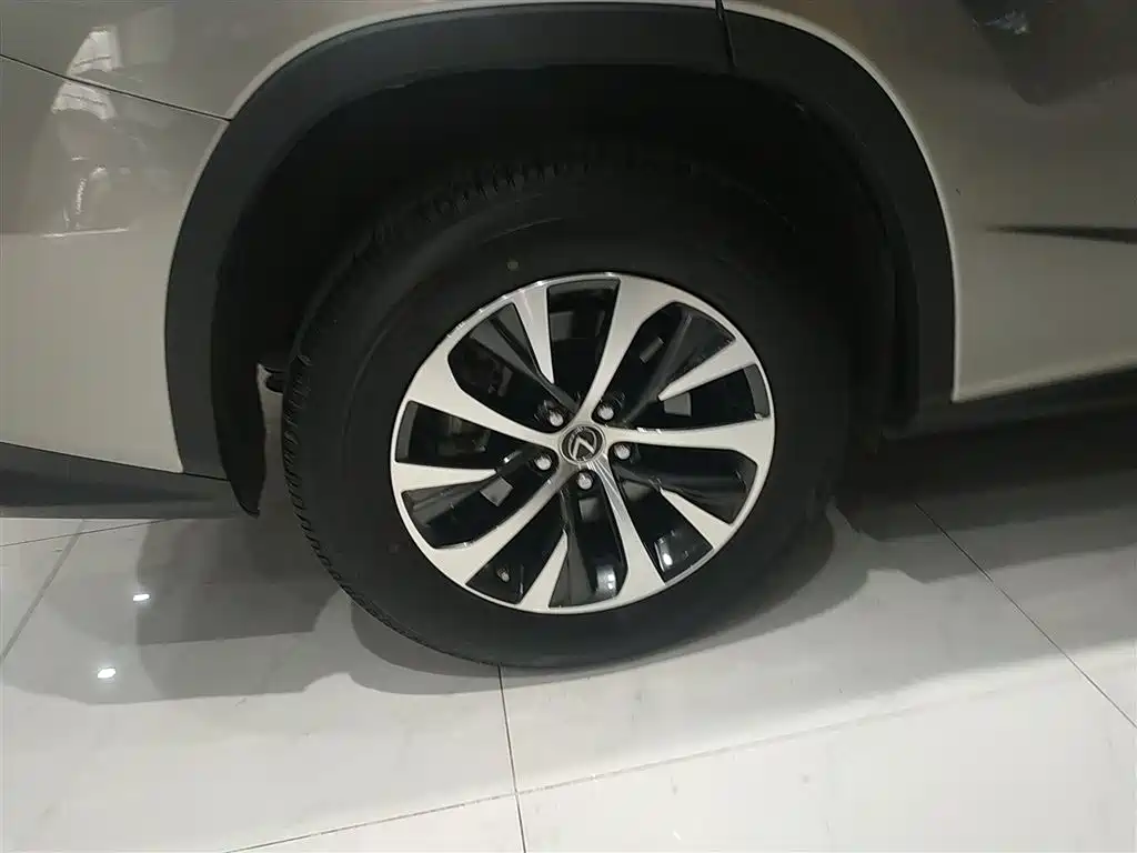 Lexus RX 2020 facelift 300 two-wheel drive elite version купить на сайте DeffCars