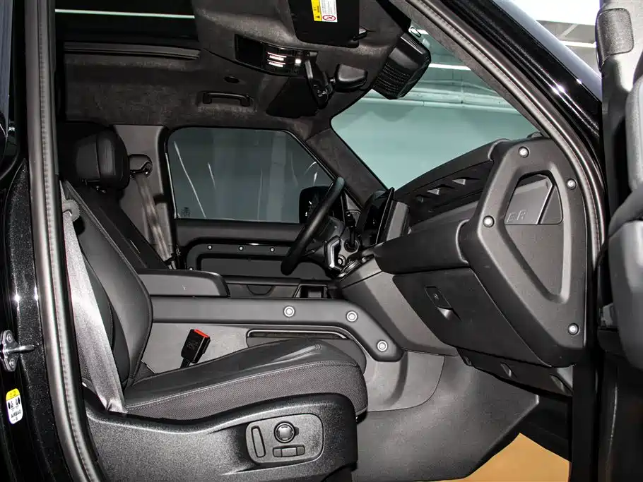 Land Rover Defender 2025 110 3.0T P400 X-Dynamic HSE купить на сайте DeffCars