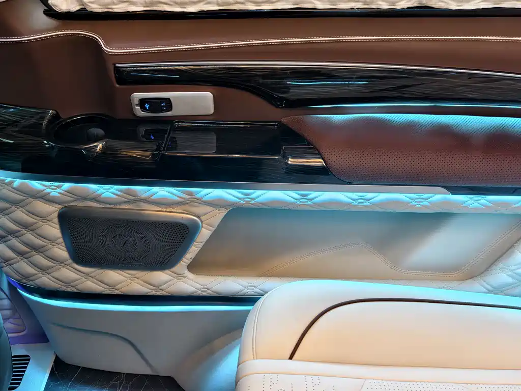 Vito 2021 2.0T Business Edition 7 seats купить на сайте DeffCars