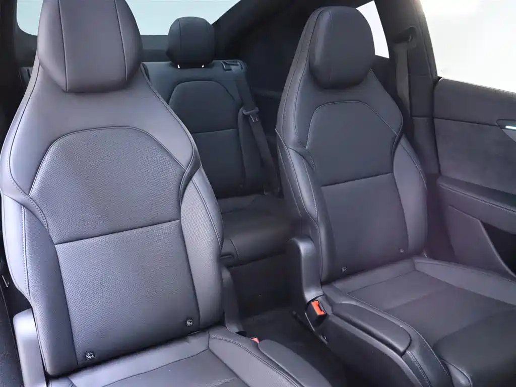 Model Y L 2025 long-range all-wheel drive version купить на сайте DeffCars