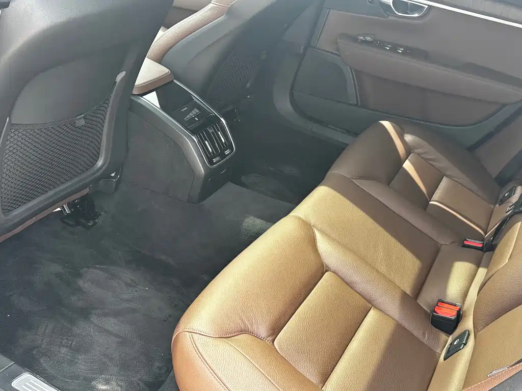Volvo S90 2021 B5 Zhiyuan Luxury Edition купить на сайте DeffCars