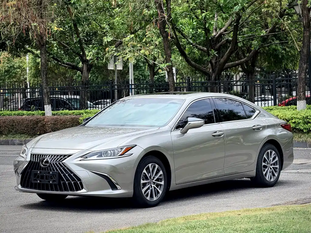 Lexus ES 2023 200 Excellence Edition купить на сайте DeffCars
