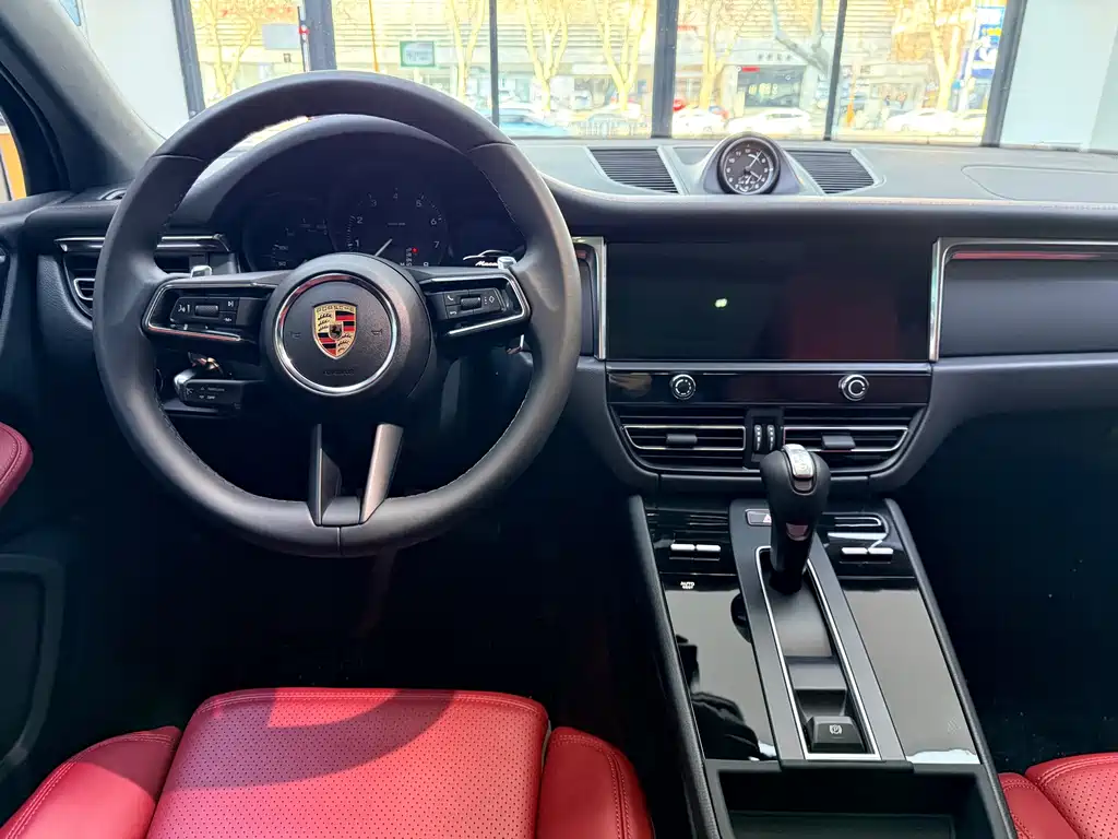 Macan 2025 Macan 2.0T Dream Edition купить на сайте DeffCars