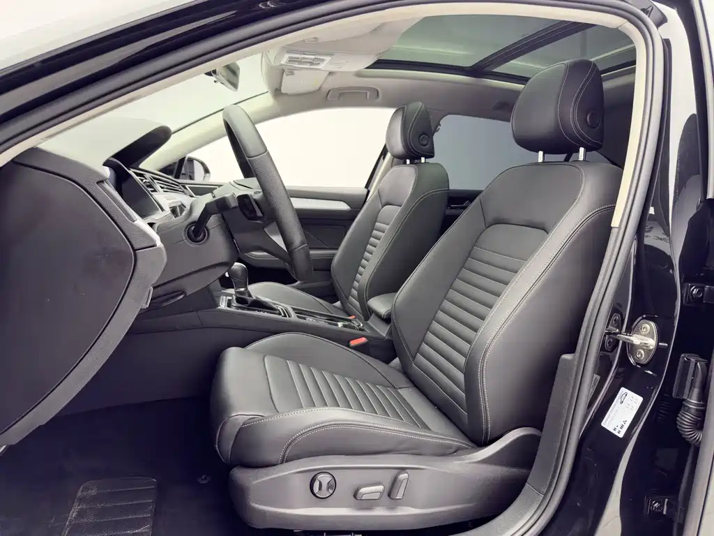 Magotan 2023 2 million commemorative edition 280TSI DSG comfort model купить на сайте DeffCars