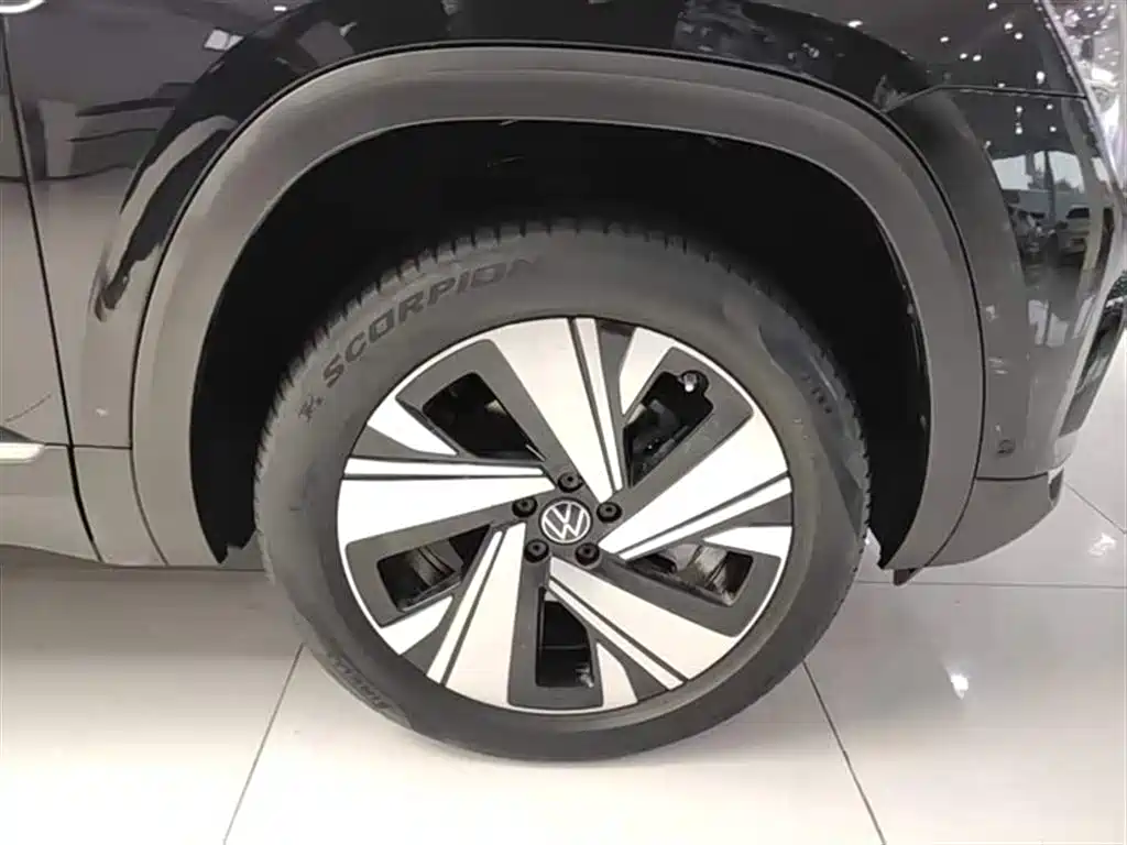 Touron 2022 380TSI four-wheel drive luxury version купить на сайте DeffCars