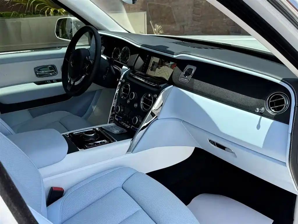 Cullinan 2018 five-seater version купить на сайте DeffCars