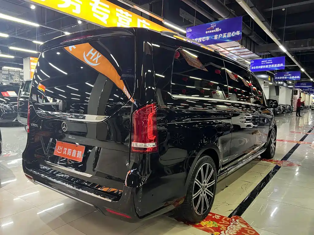 Mercedes-Benz V-Class 2022 V 260 L Long Wheelbase Luxury Edition купить на сайте DeffCars
