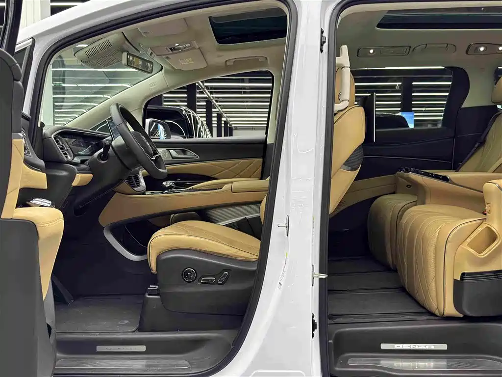 Denza D9 2024 DM-i 980 4WD Flagship купить на сайте DeffCars