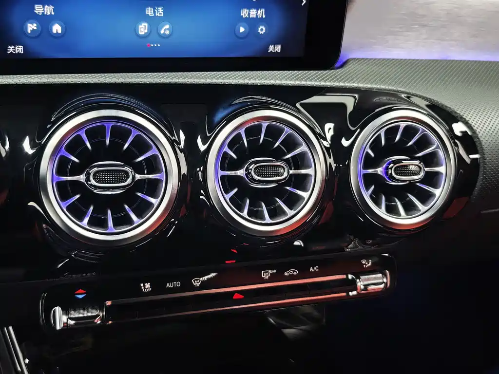 Mercedes-Benz A-Class AMG 2025 facelift AMG A 35 L 4MATIC купить на сайте DeffCars