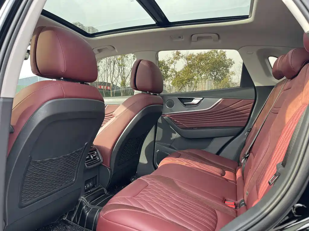 Hongqi HS5 2023 2.0T Qixiang Pro 500,000 Commemorative Edition купить на сайте DeffCars