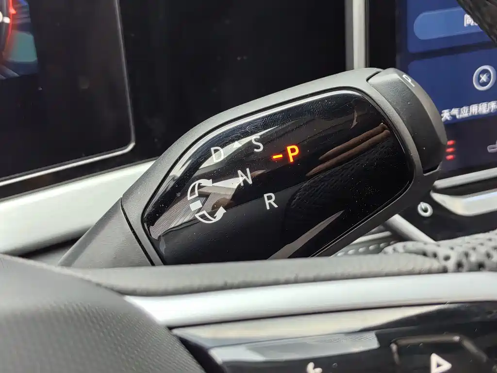 Passat 2025 Pro 380TSI Starry Sky Dragon Edition купить на сайте DeffCars