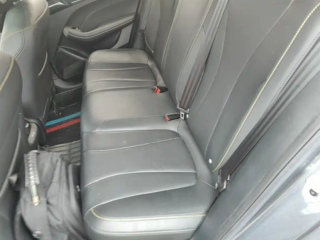 Roewe i5 2021 facelift 1.5L CVT diamond version купить на сайте DeffCars
