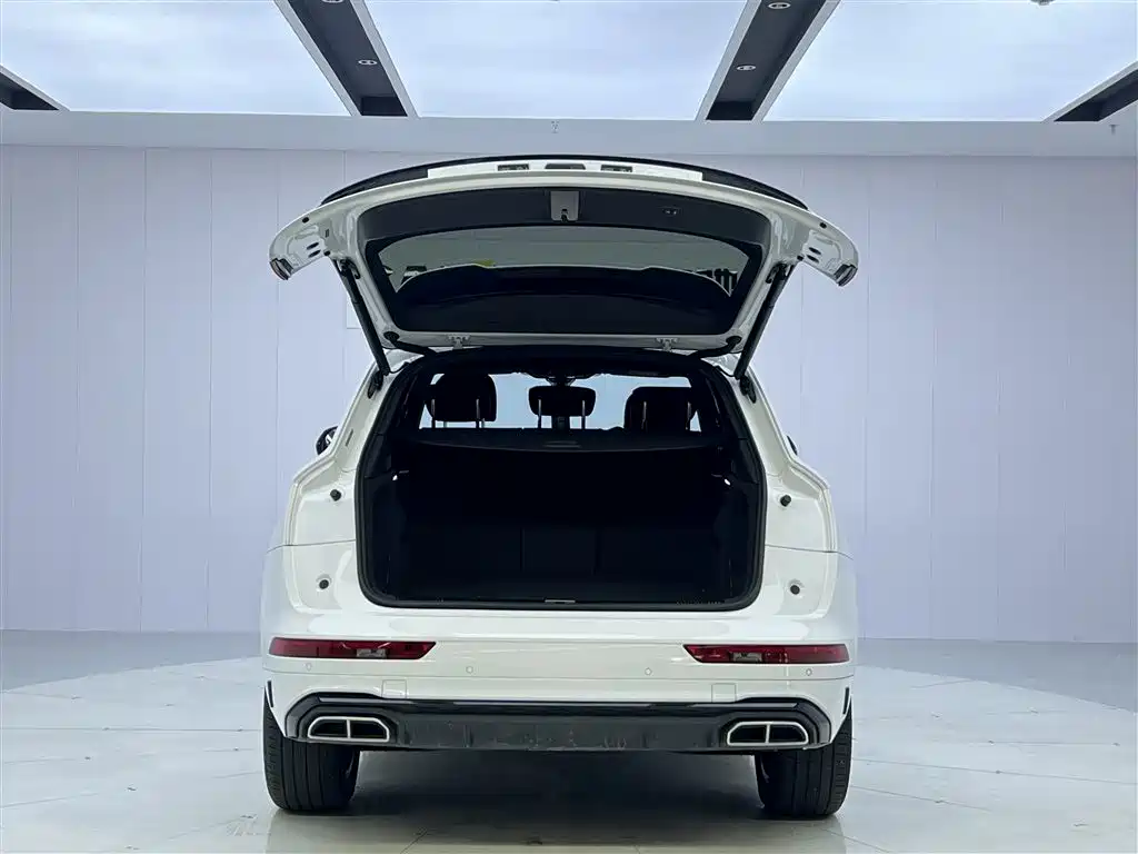 Audi Q5L 2023 40T luxury and dynamic model купить на сайте DeffCars