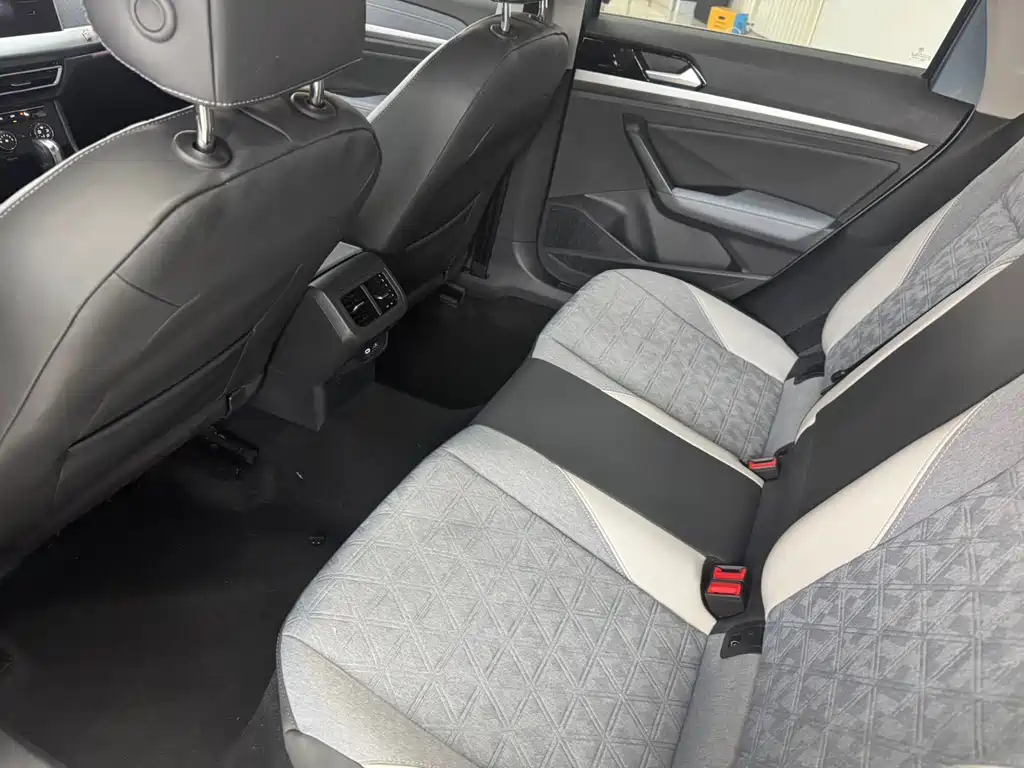 Lavida 2023 280TSI DSG Forever Edition купить на сайте DeffCars