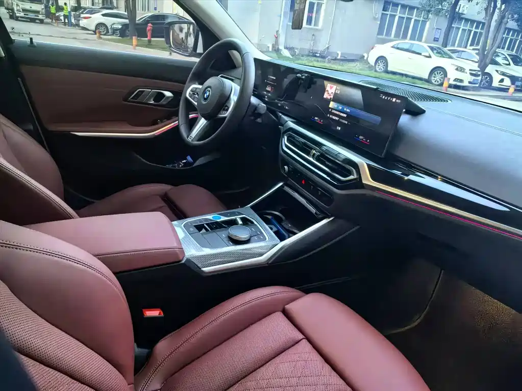 BMW i3 2022 eDrive 35 L купить на сайте DeffCars