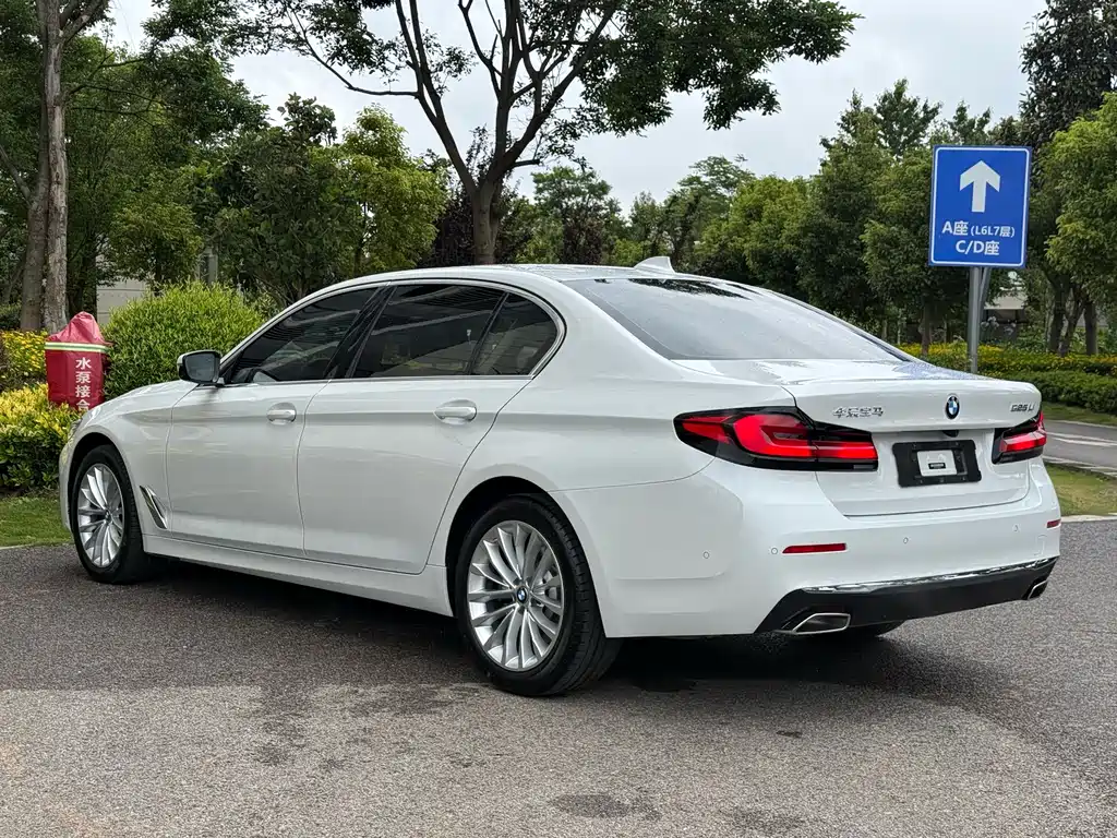 BMW 5 Series 2021 525Li Luxury Package купить на сайте DeffCars