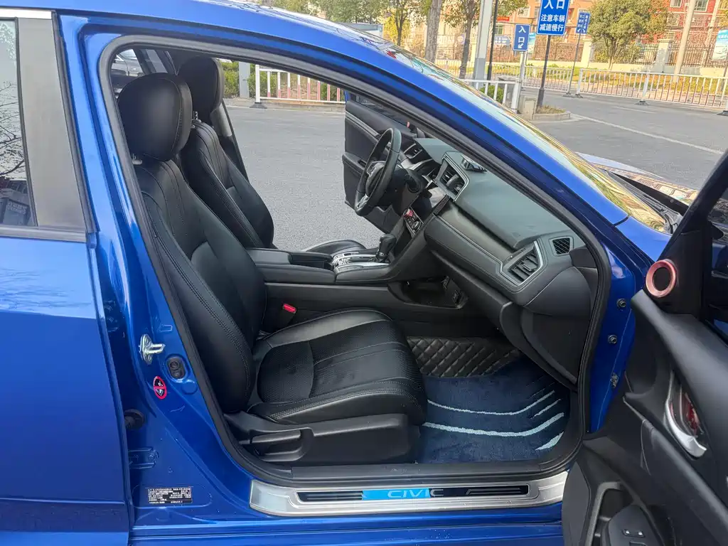 Civic 2016 220TURBO CVT Deluxe Edition купить на сайте DeffCars