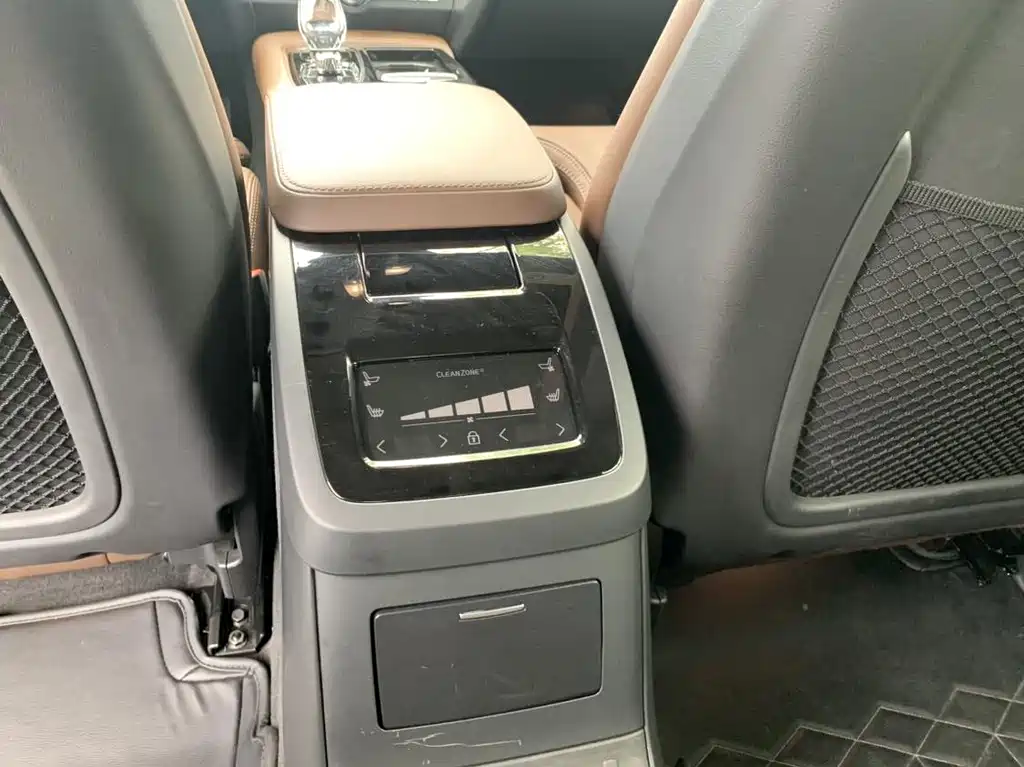 Volvo S90 plug-in hybrid 2024 plug-in hybrid four-wheel drive long range Zhiya luxury version купить на сайте DeffCars
